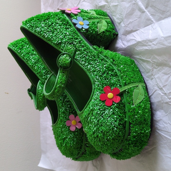 It's Always Greener Mary Janes Platforms - Picture 2 of 9